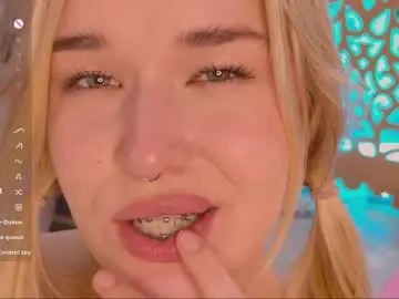 Chaturbate Adult Webcam of smiley_mia_