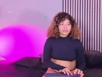 Chaturbate Live Sex Cam of adelerouss