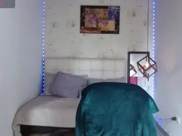 Chaturbate Live Sex Cam of mia_velvet1