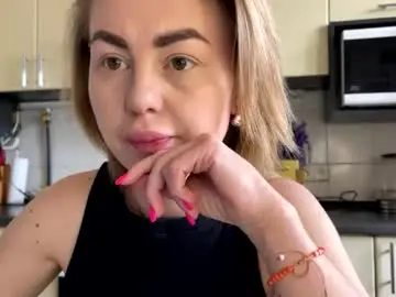 Chaturbate Free Live Porn of martaluna_