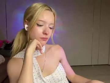 Chaturbate Live Sex Cam of hyunwilhelmi