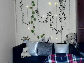 Chaturbate Live Sex Cam of alicia_side_red