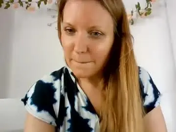 Chaturbate Live Sex Cam of candy_cougar82