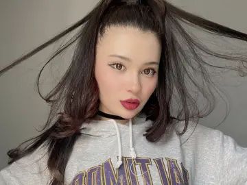 Imlive Live Sex Cam of YuJinaMeow