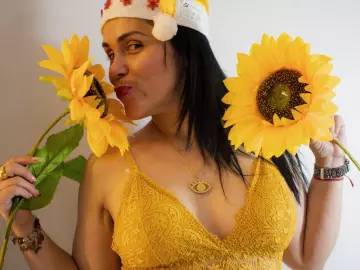 Imlive Watch Live Sex Cams of YarelyJackson