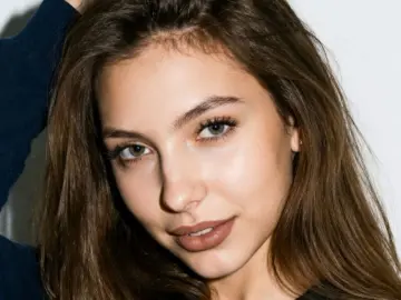 Livejasmin Live Sex Cam of LeannHonnerlaw