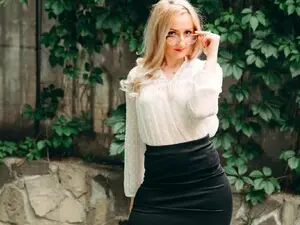 Myfreecams Live Porn of White_flwer