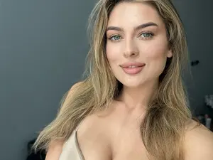 Myfreecams Sex Chat of SindiMoon