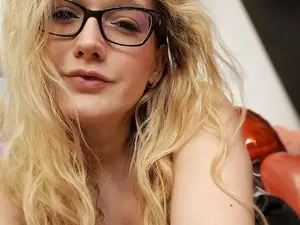 Myfreecams Sex Cam of MonicMoon18