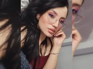 Myfreecams Watch Live Sex Cams of h_e_r_a