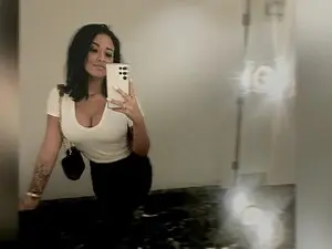 Myfreecams Adult Webcam of LuciannaLayne