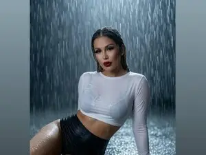 Myfreecams Sex Chat of Roshen_Amira