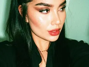 Myfreecams Live Sex Cam of AlmaBlaze