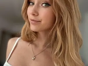 Myfreecams Watch Live Sex Cams of LuciaAmazing