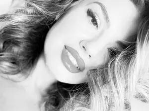 Myfreecams Adult Video Chat of Ur_Wet_Desire