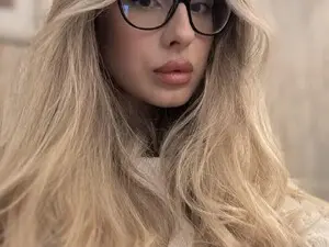 Myfreecams Adult Webcam of MaddieBriggs