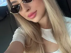 Myfreecams Live Sex Cam of ScarletColes