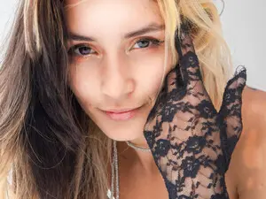 Myfreecams Watch Live Sex Cams of Bernadettte