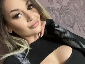 Myfreecams Sex Cam of KarinaDoll