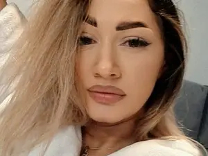 Myfreecams Sex Cam of Rossana_doll