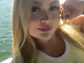 Streamate Nude Webcam of celestesweetxxx