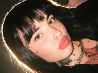 Streamate Free Live Porn of HoneyDripsOnYou