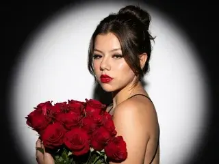 Streamate Sex Cam of SkyValentiinee