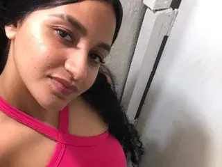 Streamate Live Sex Cam of saraynaughtyhotter