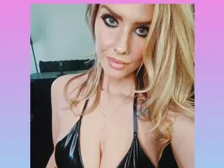 Streamate Live Sex of Ellie_Conrad