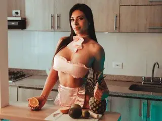 Streamate Live Porn of YelinaMontana