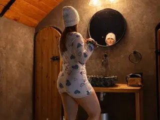 Streamate Sex Cam of EmmaShaykk