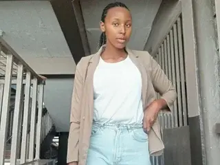 Streamate Sex Cam of Cherrie_June