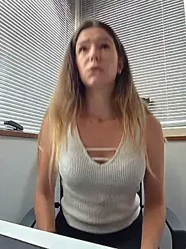 Stripchat Live Porn of lucie_mehott