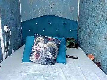 Stripchat Free Porn Cam of RedAssHottie