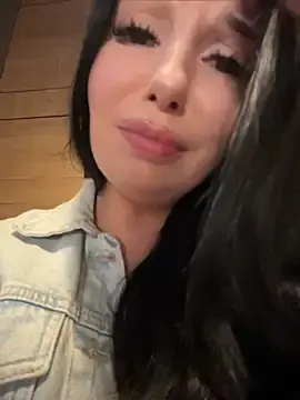 Stripchat Live Sex of Tisha_Busty