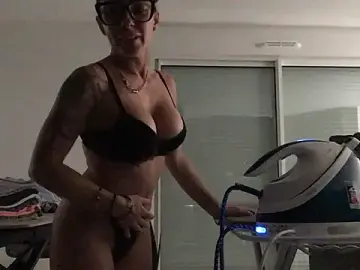 Stripchat Adult Webcam of claraxloveuse
