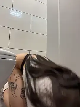 Stripchat Adult Video Chat of Holly_Play