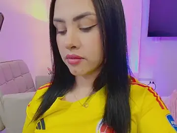 Stripchat Sex Cam of Maya_Bluee