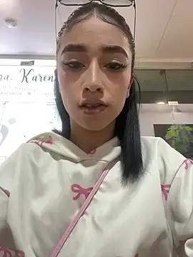 Stripchat Live Sex Cam of miss_alahia