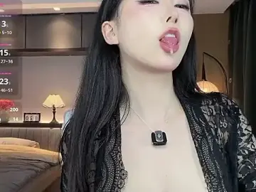 Stripchat Sex Cam of AYW-21
