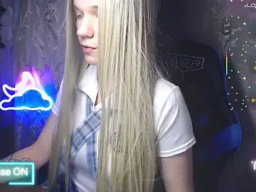 Stripchat Sex Cam of Shiny_Victoria