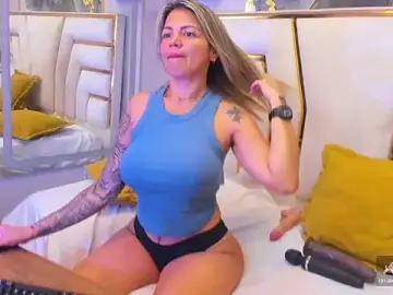 Stripchat Sex Cam of Gabby_santos_