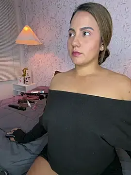 Stripchat Sex Cam of Brenda_Brm