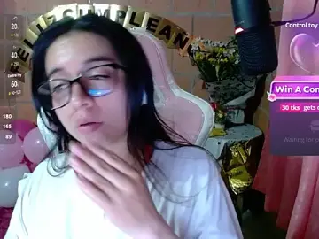 Stripchat Watch Live Sex Cams of Maggie_Fox3