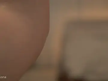 Stripchat Sex Cam of Alyonaqueen_