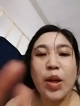 Stripchat Live Sex Cam of Minn-cute