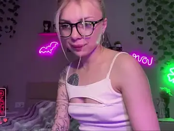 Stripchat Live Porn of CandyRass