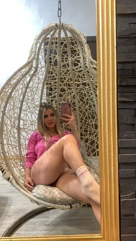 Megan_Ros