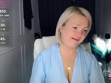 Stripchat Live Sex Cam of Juarnea
