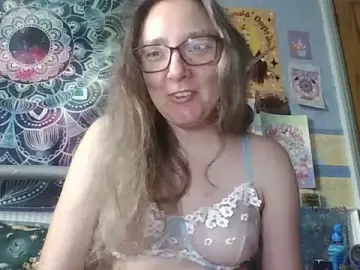 Stripchat Live Sex of Izzylove47
